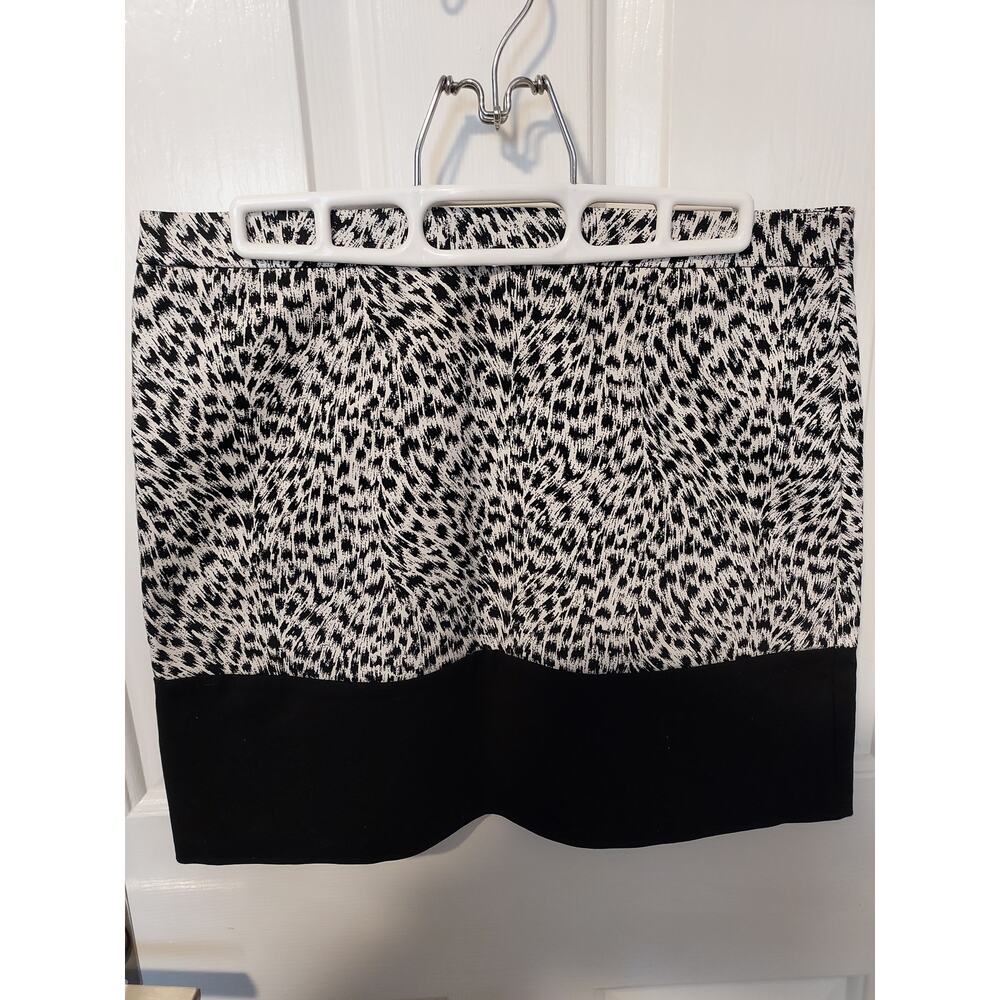 Michael Kors Zebra Print Mini Skirt Sz 4P - New Without Tags - Picture 3 of 3